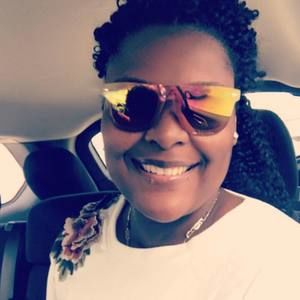 Meet your Posher, Nikole